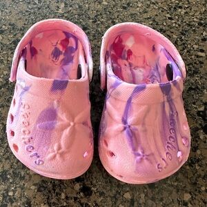 Skechers baby sandals in colors pink and purple size 3